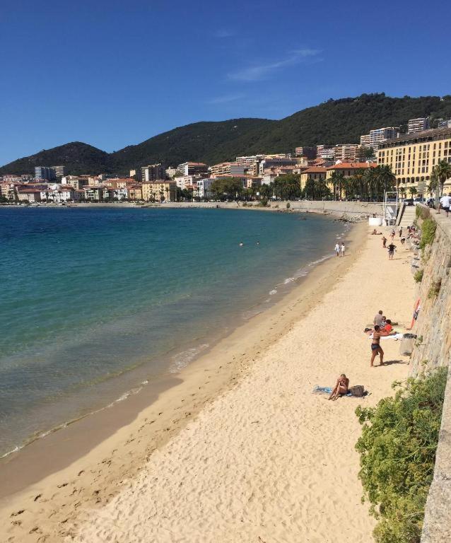 Vieille Ville D Ajaccio De 1 A 4 Pers A 300M Du Port Et A 15 Mn De Laeroport Proches De Plus Belles Plages Et Ttes Commodites A Proximite מראה חיצוני תמונה
